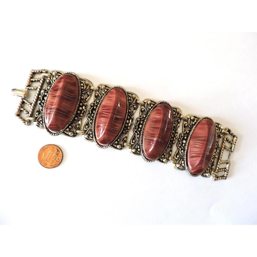 (1717) Vintage "UNSIGNED" SELINI by SELRO Thermoset Plastic Bracelet
